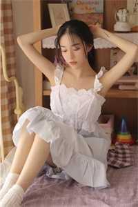 带百亿物资穿成女主的废物小堂妹