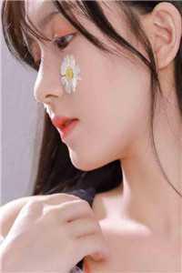 畅销书籍离婚后，恋爱脑总裁发现认错人了