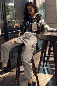 嫡女倾城,傲娇世子总想入赘侯门阅读全集