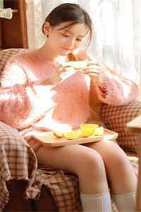 分手后,我让垃圾竹马跪地喊婶婶创作出彩